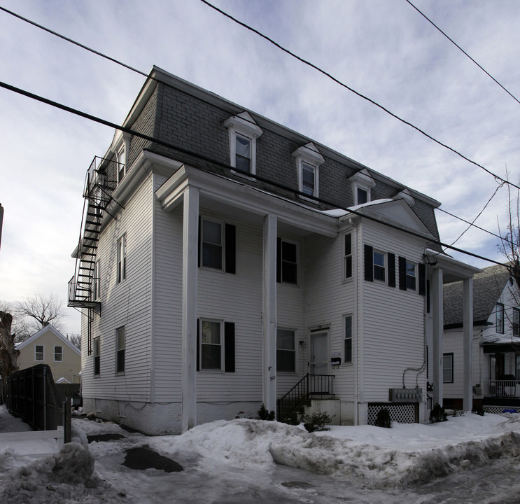 350-352 Smith St in Providence, RI - Building Photo