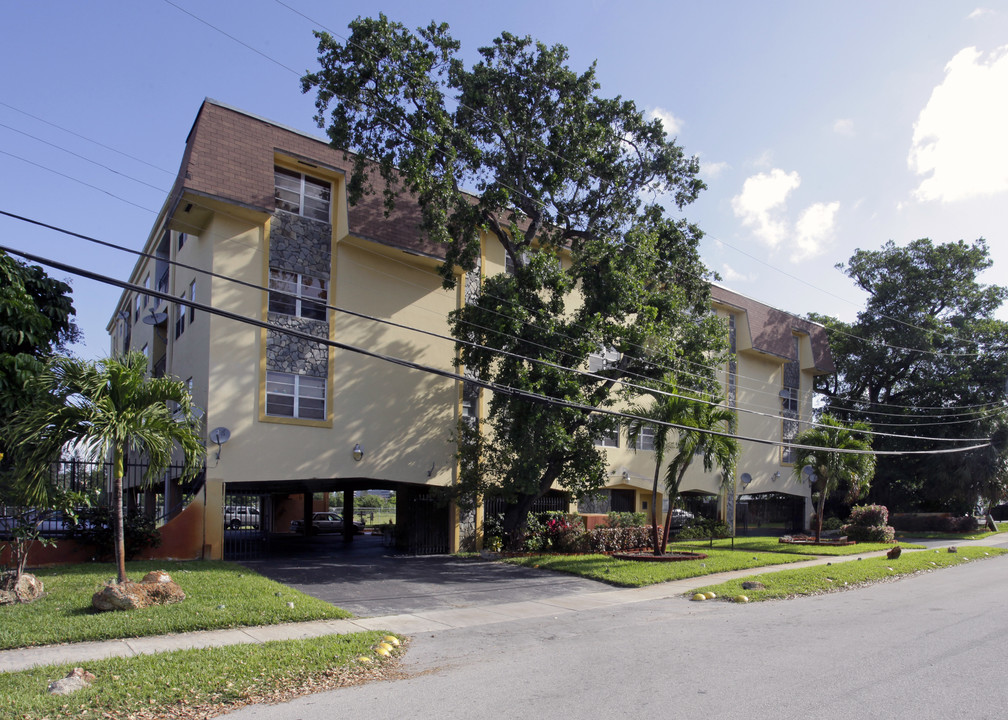 Biscayne Villa in Miami, FL - Building Photo