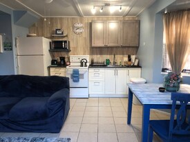 801 11th Ave W in Palmetto, FL - Building Photo