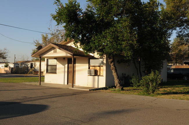 Hacienda Mobile Home Park in Fontana, CA - Building Photo - Building Photo