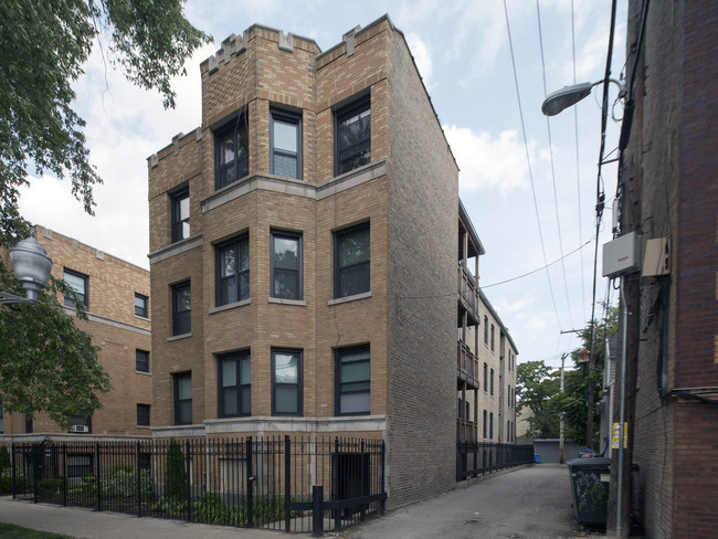 2615 N Spaulding Ave in Chicago, IL - Foto de edificio - Building Photo