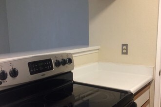 480 Bollinger Canyon Ln, Unit 275 in San Ramon, CA - Foto de edificio - Building Photo