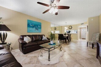 5501 Ashton Way in Sarasota, FL - Building Photo - Building Photo