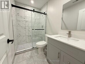 39 Crofting Cres in Markham, ON - Building Photo - Building Photo