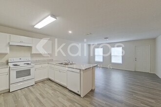 10117 Elgin Blvd in Spring Hill, FL - Building Photo - Building Photo