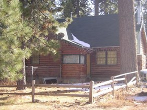 Big Bear Cabins in Big Bear Lake, CA - Foto de edificio - Building Photo