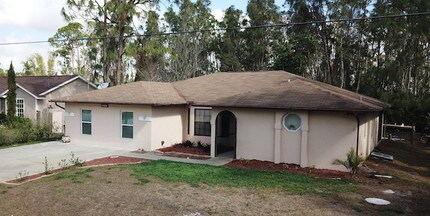 8081 Cypress Dr S in Ft. Myers, FL - Building Photo - Building Photo