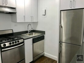 EAST 38 STREET in New York, NY - Building Photo