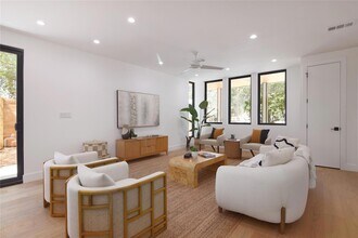 2401 Willow St in Austin, TX - Building Photo - Building Photo