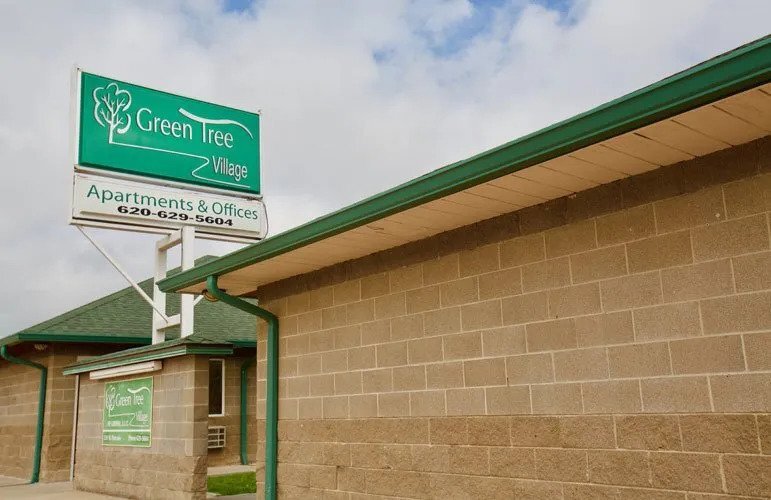 Greentree Village Apartments in Liberal, KS - Building Photo