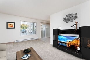 Keystone East Apartment Homes in Portland, OR - Building Photo