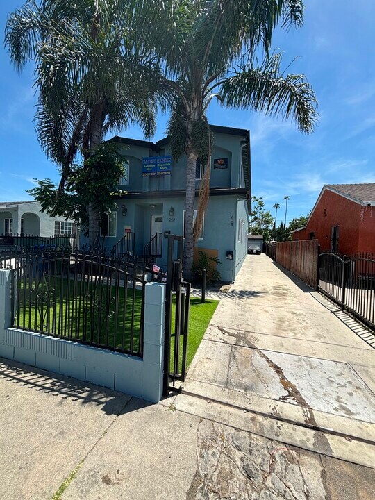 204 W 78th St in Los Angeles, CA - Foto de edificio