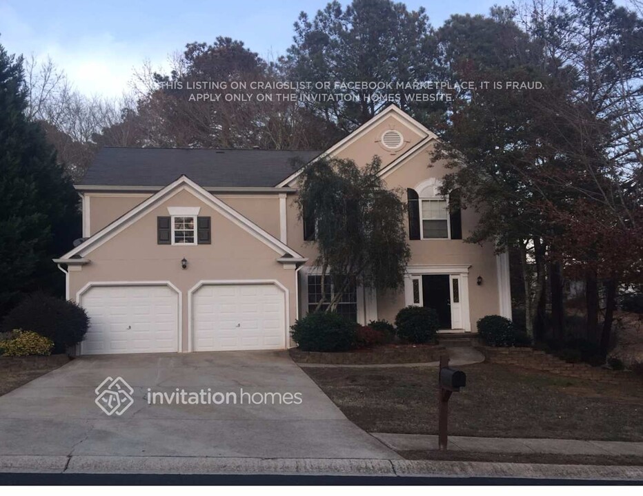 3755 Oak Park Dr in Suwanee, GA - Building Photo