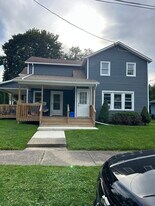 216 Connelly Ave, Unit Front Upper in Elmira, NY - Building Photo