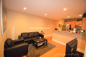 328 Saint Paul St, Unit 1 in Brookline, MA - Building Photo - Building Photo