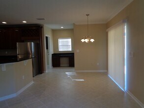 31437 Heatherstone Dr in Wesley Chapel, FL - Foto de edificio - Building Photo