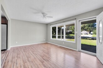 9229 Donerail Way in Louisville, KY - Building Photo - Building Photo