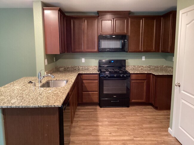 5549 Glowhaven St in Linda, CA - Building Photo - Building Photo