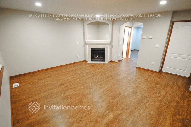 10019 3rd St NE in Lake Stevens, WA - Foto de edificio - Building Photo