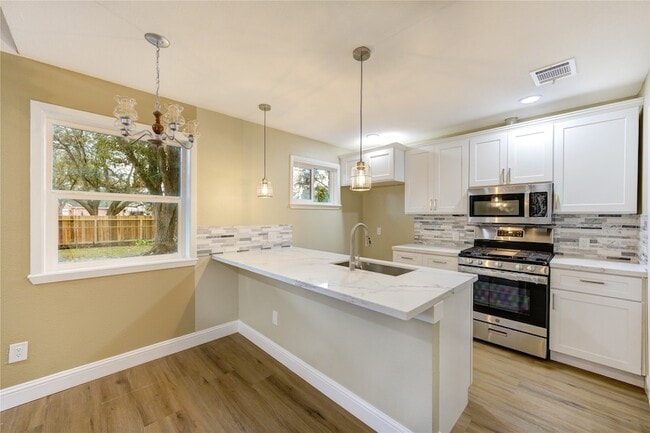 1921 Ripple Creek Dr in Rosenberg, TX - Building Photo - Building Photo