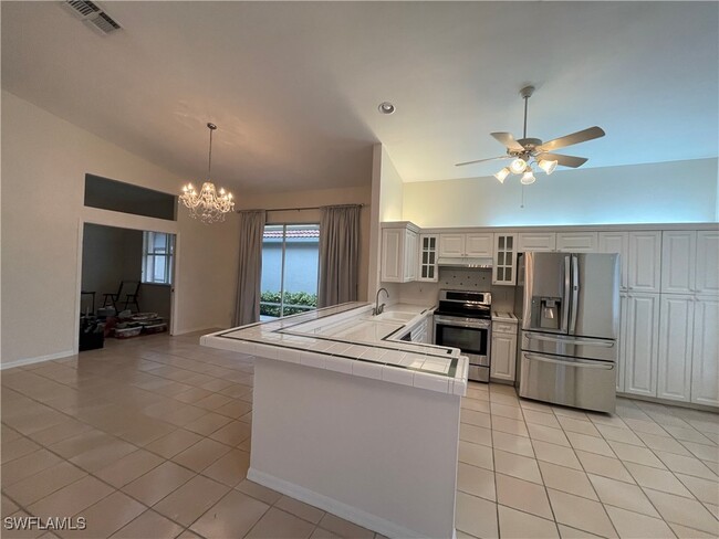 1118 Jardin Dr in Naples, FL - Building Photo - Building Photo