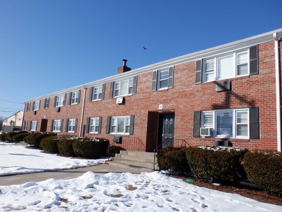 14 Sisson St, Unit D in East Hartford, CT - Building Photo