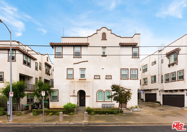 5053 Echo St in Los Angeles, CA - Building Photo - Building Photo