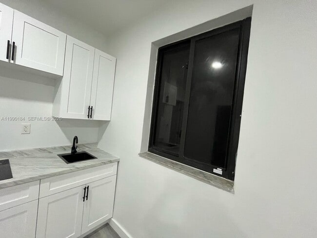 555 SW 132nd Ave in Miami, FL - Building Photo - Building Photo