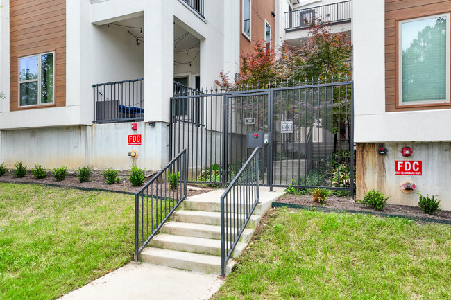 Greenwood Flats in Dallas, TX - Building Photo - Building Photo