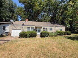 5523 S Madison Ave in Tulsa, OK - Building Photo