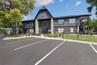Aventura Bellevue in Nashville, TN - Building Photo - Building Photo