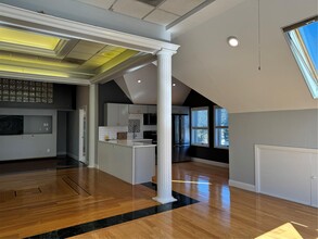 590 Commerce St in Thornwood, NY - Building Photo - Building Photo