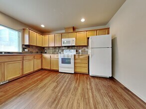 2304 Cooper Crest Dr NW in Olympia, WA - Building Photo - Building Photo