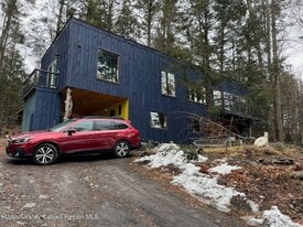 3870 NY-212 in Woodstock, NY - Building Photo