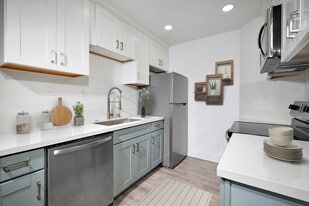 Elivia Apartments in San Diego, CA - Building Photo