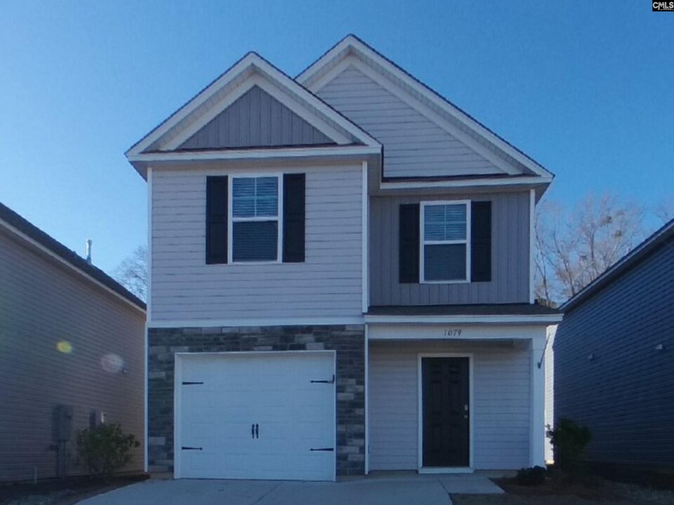 1079 Crescent Moon Lp in Hopkins, SC - Building Photo