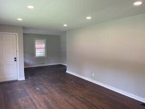 2225 Old Spring Rd in Smyrna, GA - Building Photo - Building Photo