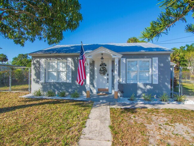 813 S 6th St in Fort Pierce, FL - Building Photo - Building Photo