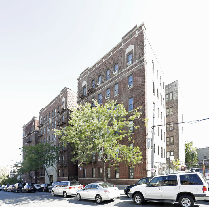 1820 Loring Pl S in Bronx, NY - Building Photo