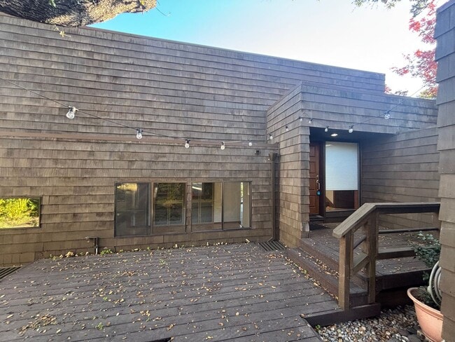 property at 1660 Deer Run