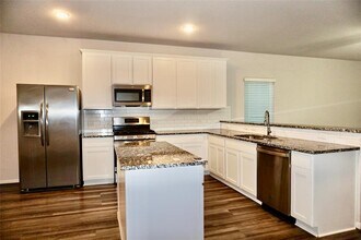 210 Bent Creek Dr in Hutto, TX - Building Photo - Building Photo