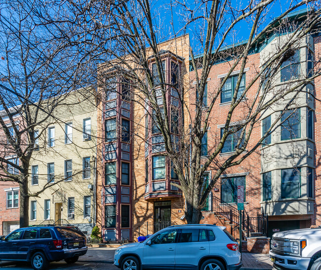 616 Jefferson St in Hoboken, NJ - Building Photo - Building Photo