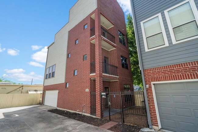 1218 Sandman St in Houston, TX - Building Photo - Building Photo