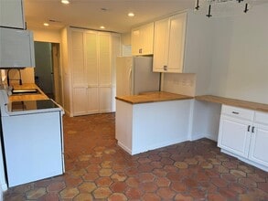 15 Old Field in Roslyn, NY - Building Photo - Building Photo