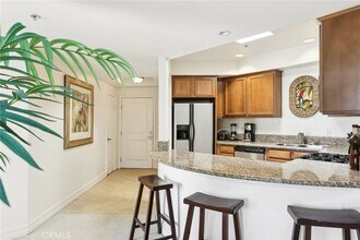 14343 Burbank Blvd in Los Angeles, CA - Building Photo - Building Photo