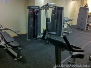 1110 Commonwealth Ave, Unit 302 in Boston, MA - Foto de edificio - Building Photo