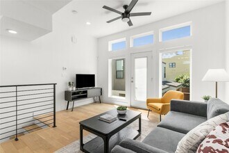 4223 Delano Pl in Dallas, TX - Foto de edificio - Building Photo