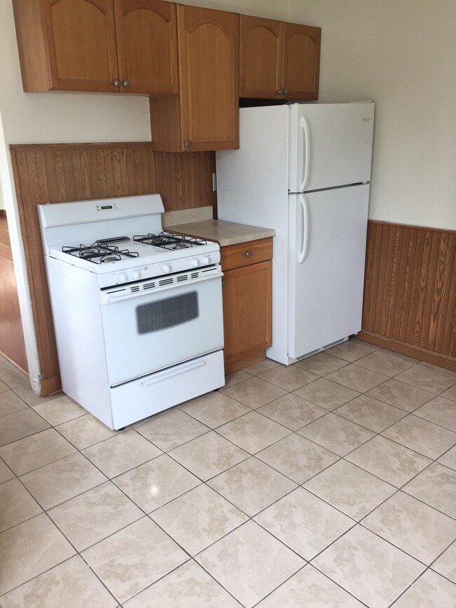 1387 Corbin Ave in New Britain, CT - Building Photo - Building Photo