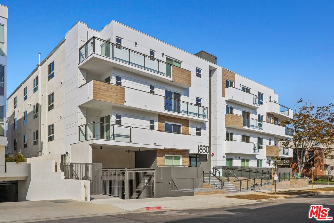 1830 Selby Ave in Los Angeles, CA - Foto de edificio