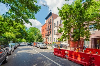 590 Leonard St in Brooklyn, NY - Building Photo - Building Photo